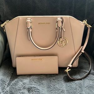 Pink Michael Kors Purse with Matching Wallet
